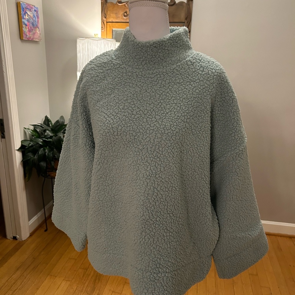 NWT GAP Women's Mock Turtleneck Top in Soft Blue Size Medium